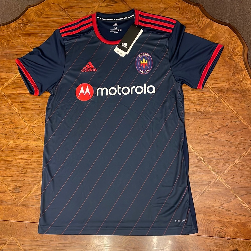 Adidas Chicago Fire BRAND NEW aeroready jersey size medium